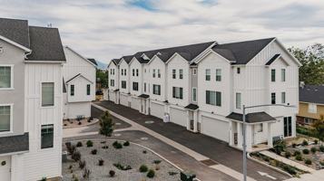 featured image of 688 E St #109