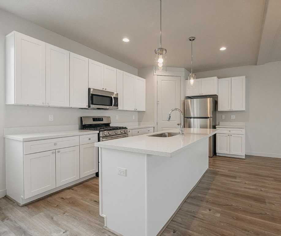 688 E St #109 - Photo 4 of 11