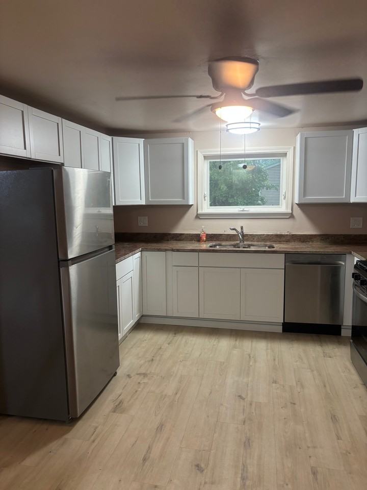 4008 Cardinal Ln - Photo 5 of 18
