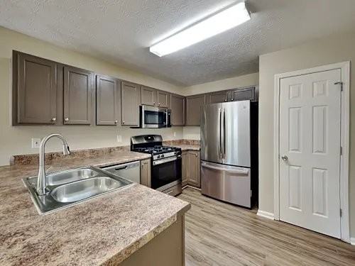 410 Autumn Lake Ct - Photo 3 of 11