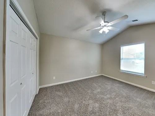 410 Autumn Lake Ct - Photo 5 of 11