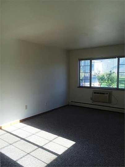230 N Douglas St - Photo 3 of 6