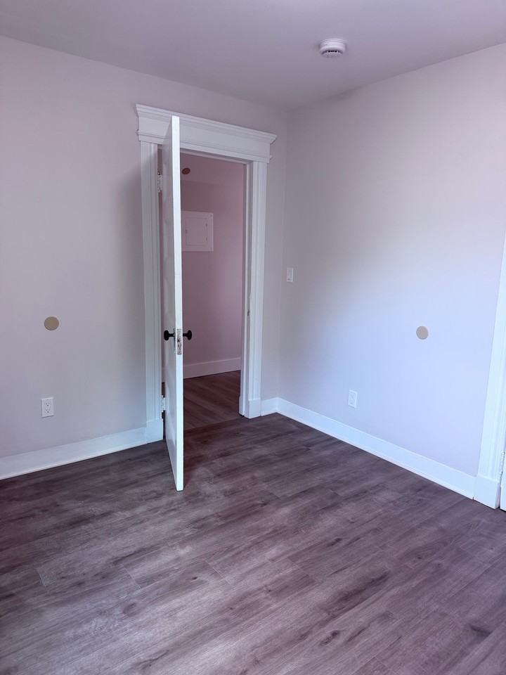 510 Whalley Ave #3rd - Photo 4 of 7
