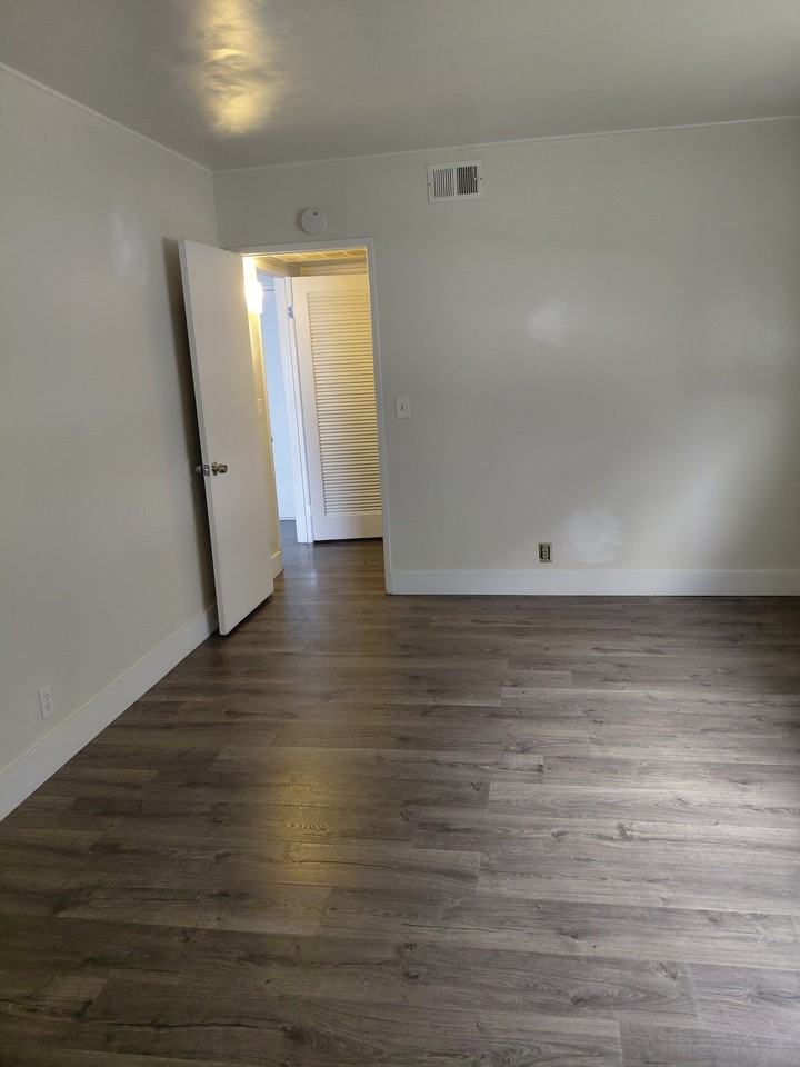 1819 Lampton Ln #3 - Photo 7 of 14
