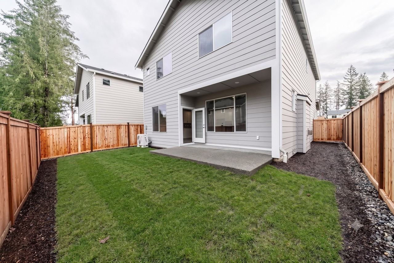 5141 81st Ave Ne - Photo 3 of 15