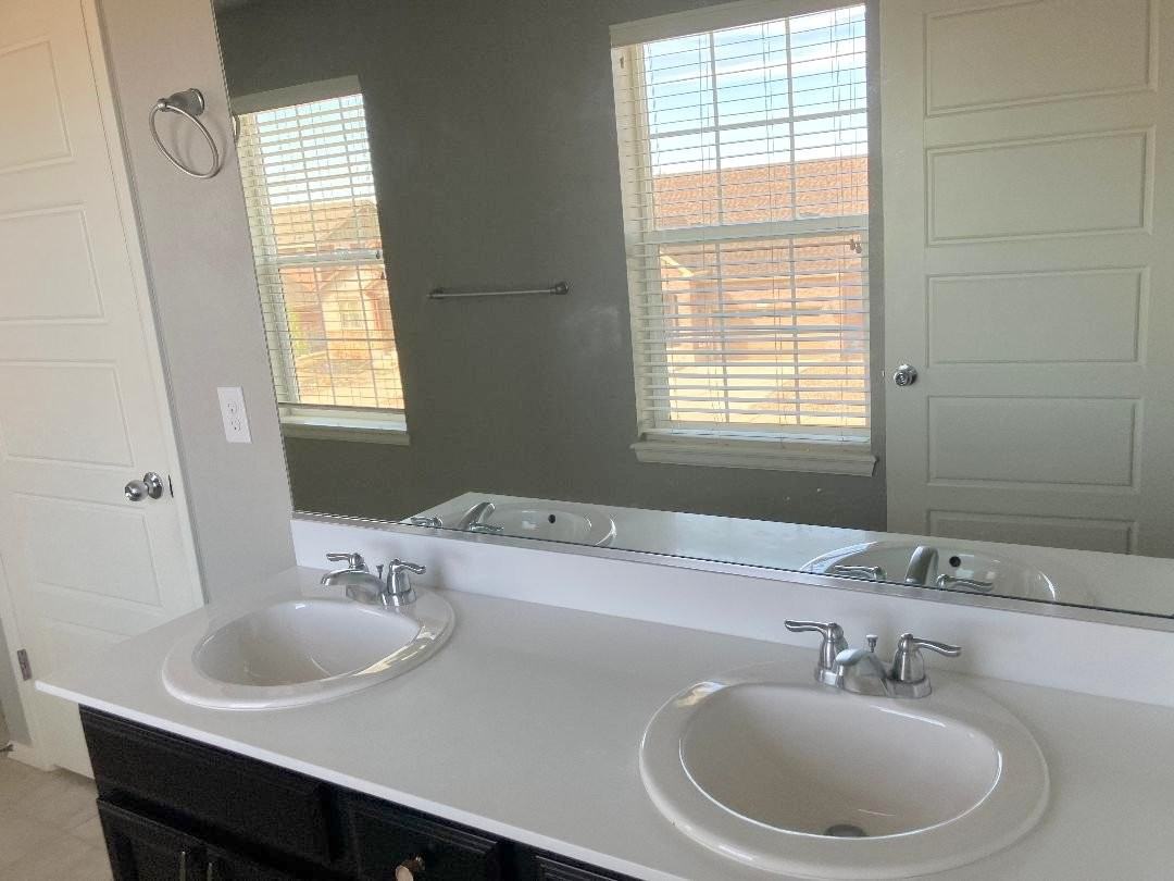 1140 W 170th Ave - Photo 7 of 15