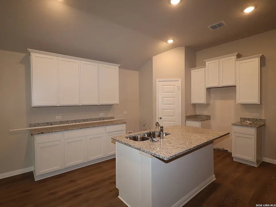 6228 Medina Oasis - Photo 5 of 15