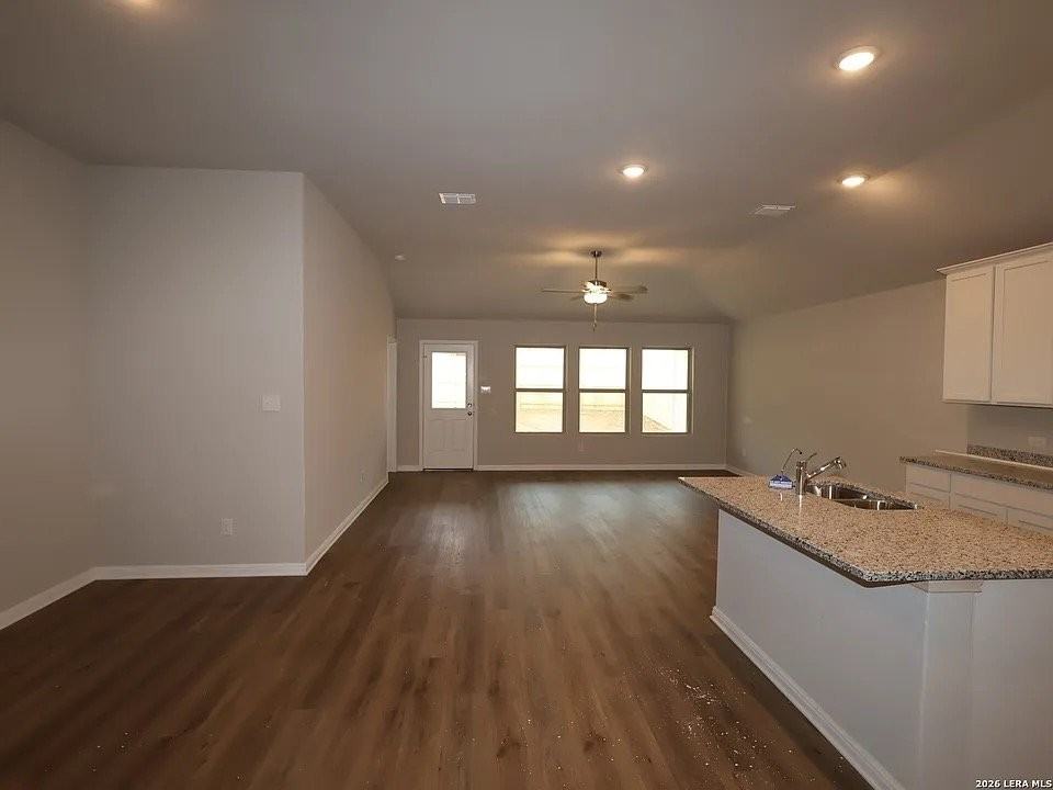 6228 Medina Oasis - Photo 6 of 15