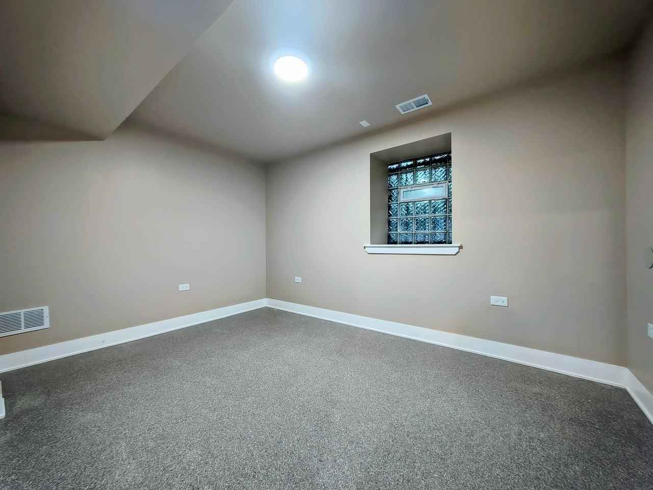 6343 S Elizabeth St #BF - Photo 3 of 12