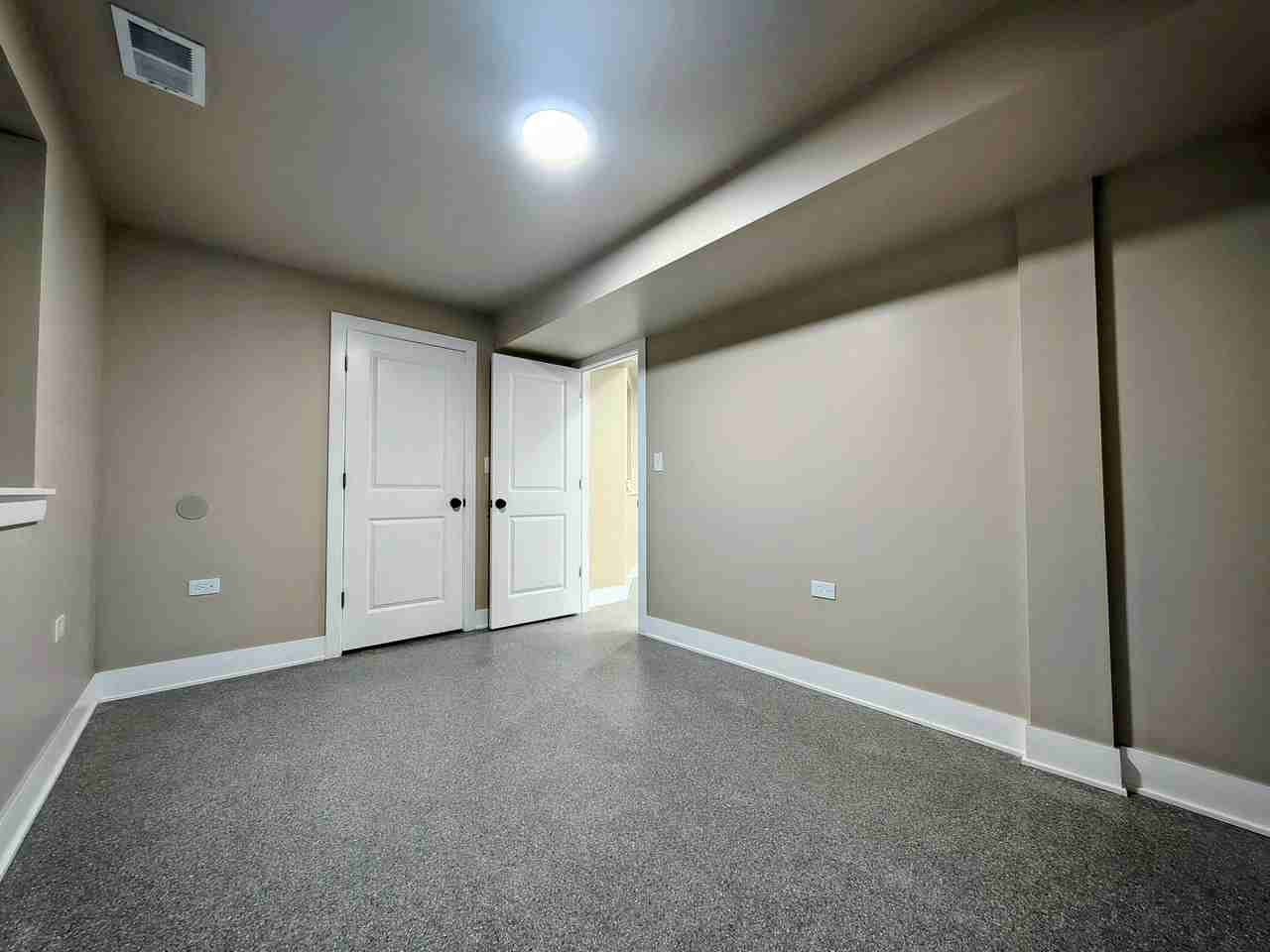 6343 S Elizabeth St #BF - Photo 4 of 12