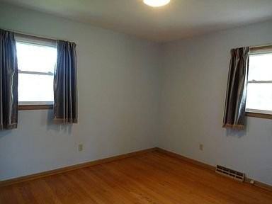 5033 Regent St - Photo 5 of 8