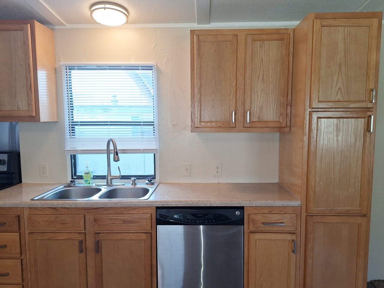 3410 N El Paso St #S6 - Photo 6 of 20