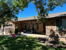 featured image of 921 Woodridge Dr