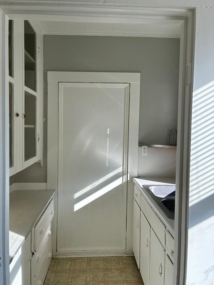 483 Washington St #2 - Photo 2 of 5