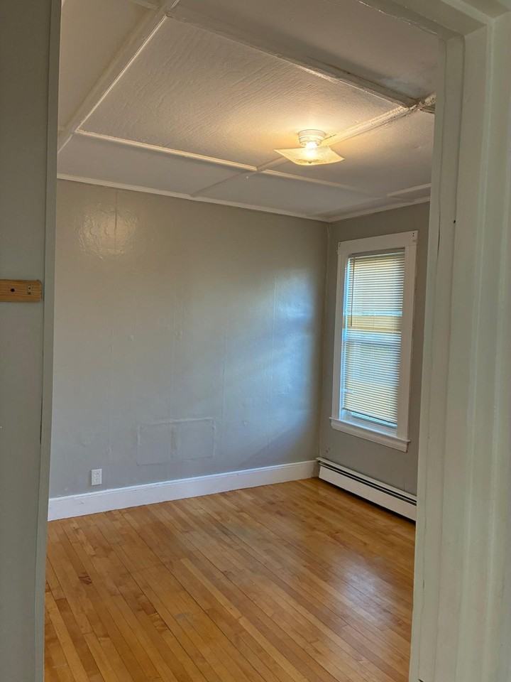 483 Washington St #2 - Photo 4 of 5
