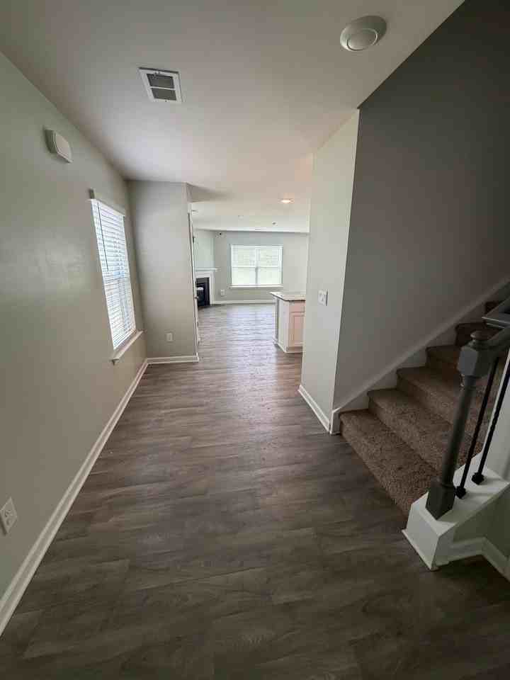 5033 Pratt Dr - Photo 2 of 18