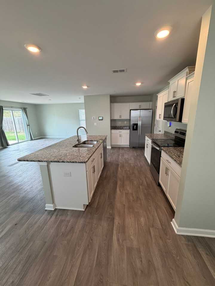 5033 Pratt Dr - Photo 3 of 18