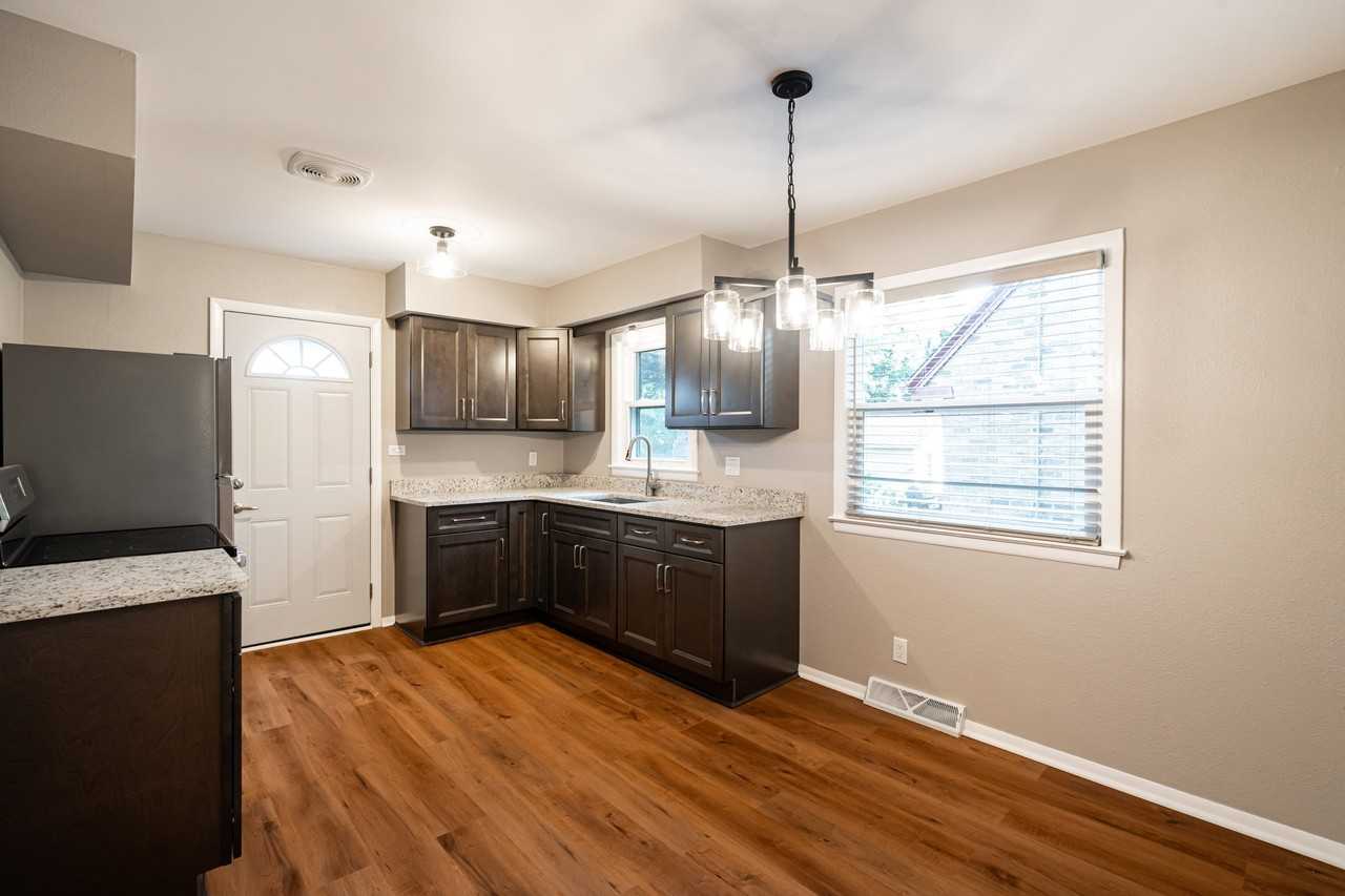 4956 W Midland Dr #4956 - Photo 6 of 19