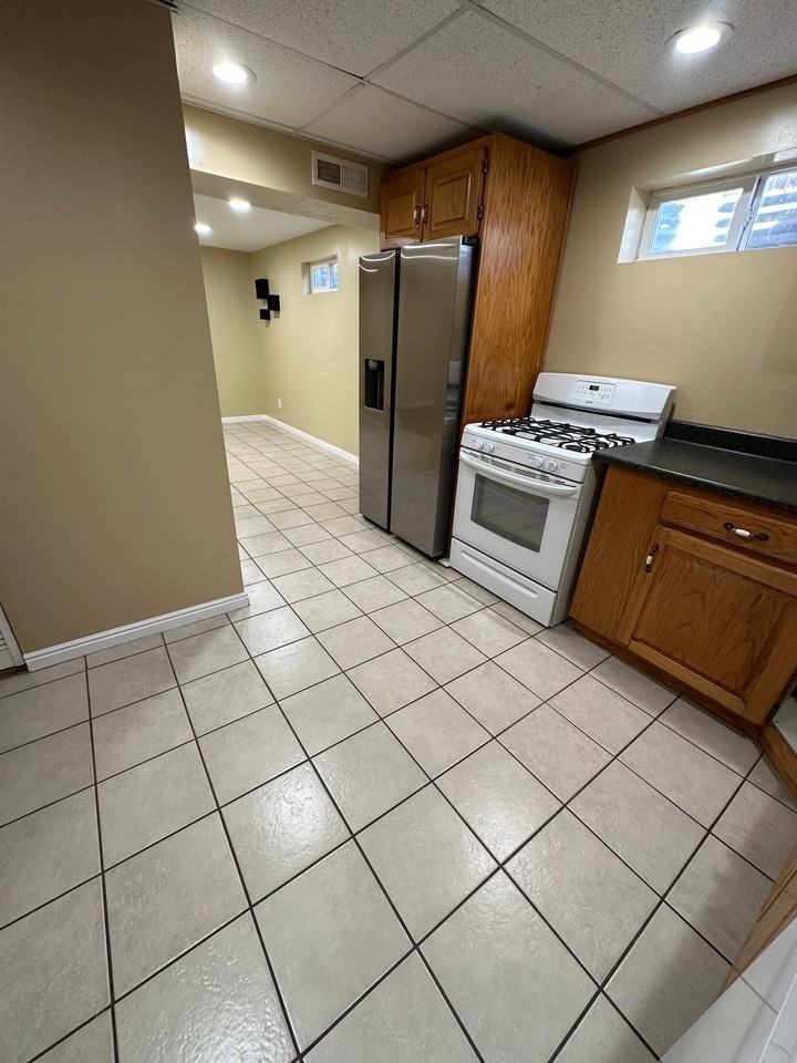 9902 S Sego Lily Dr - Photo 3 of 20