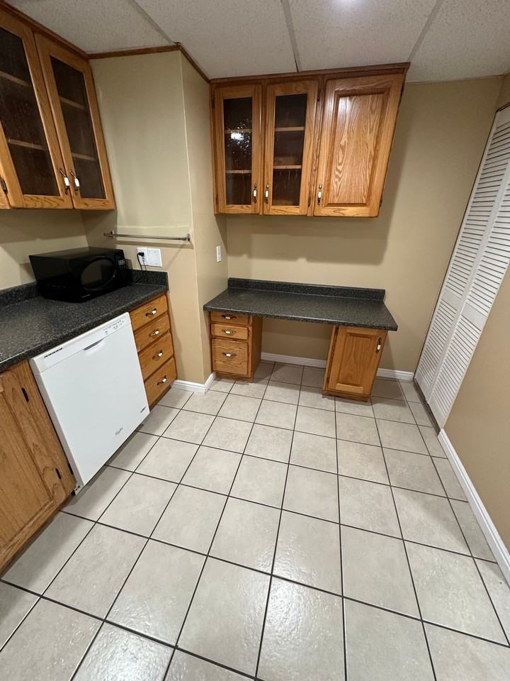 9902 S Sego Lily Dr - Photo 4 of 20