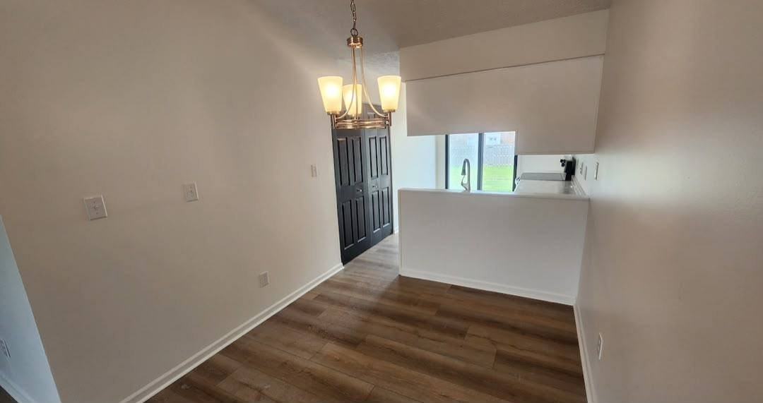 1836 Queensbridge Cir