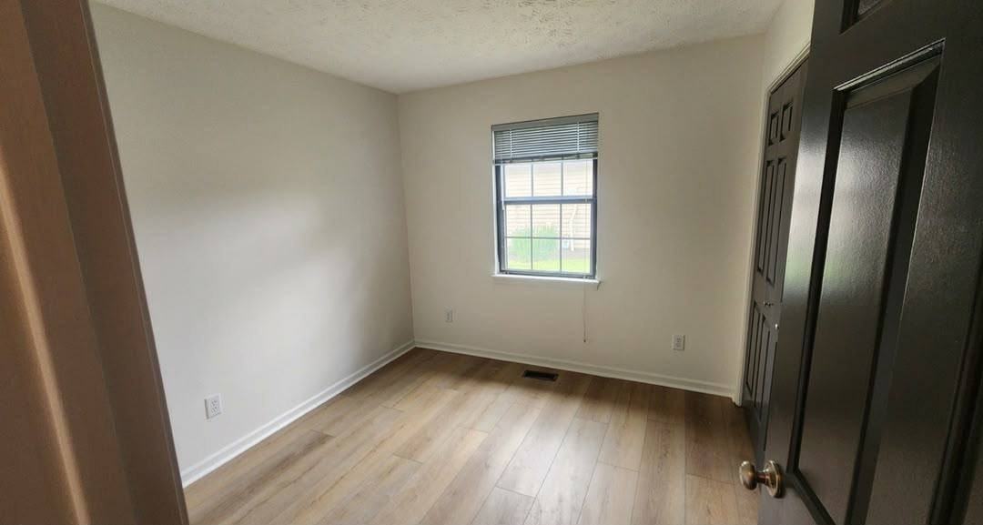 1836 Queensbridge Cir - Photo 4 of 12