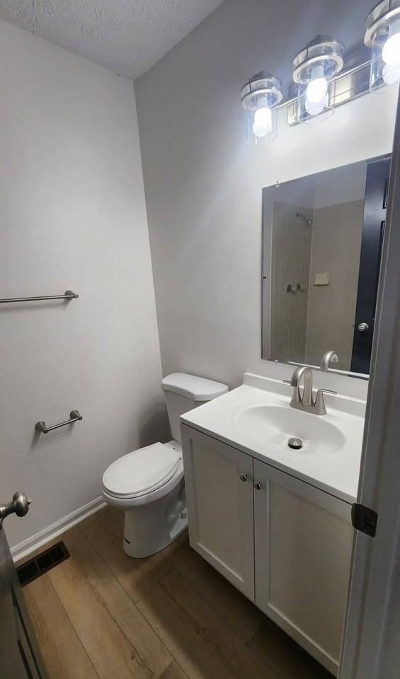 1836 Queensbridge Cir - Photo 5 of 12