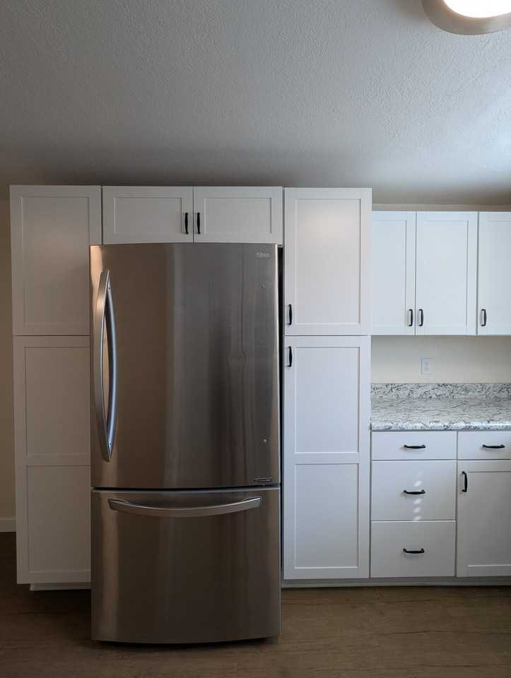 2065 California Ave #B - Photo 6 of 12