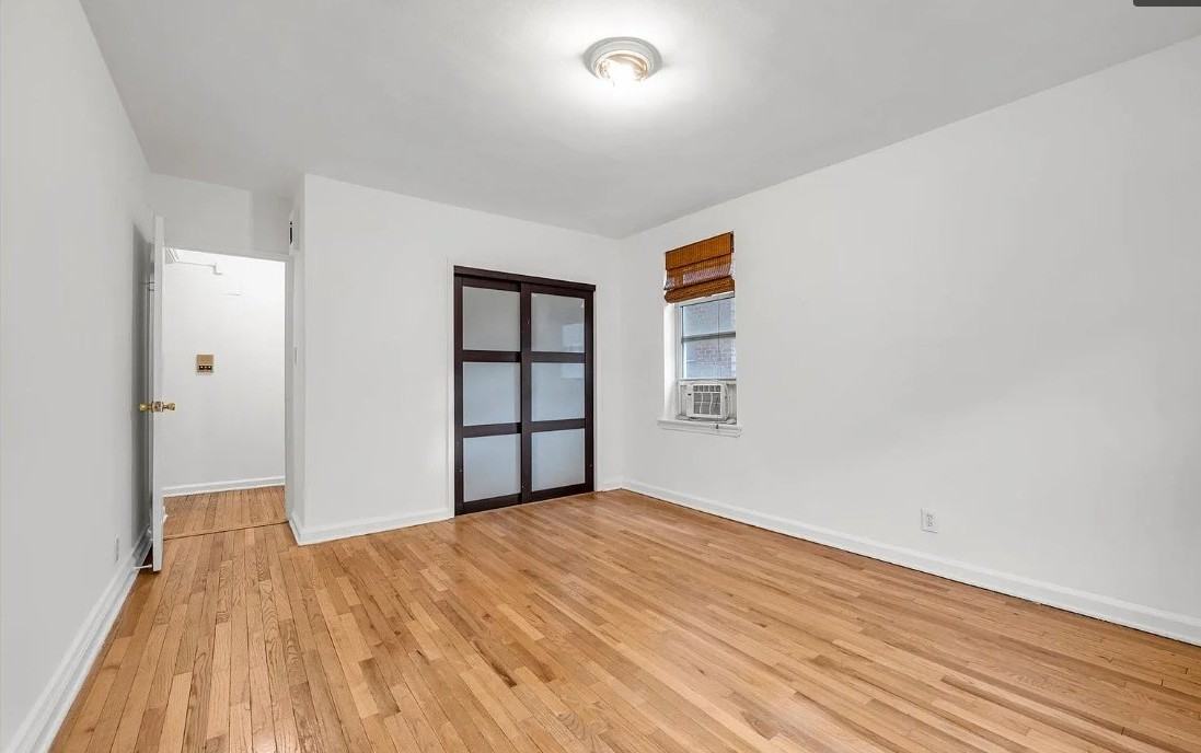 2080 Barnes Ave #4E - Photo 4 of 10