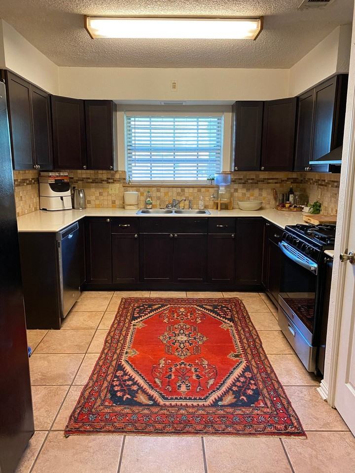 2512 Berwyn Cir - Photo 3 of 12