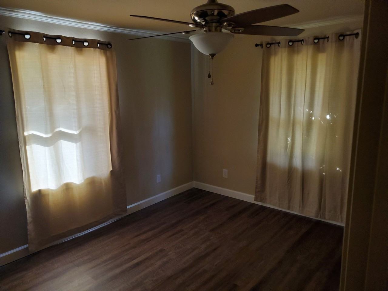 5 Benton St - Photo 4 of 11