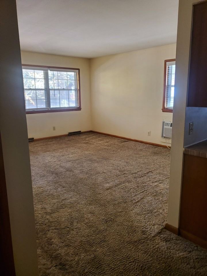 1258 E Elm St #2 - Photo 3 of 6