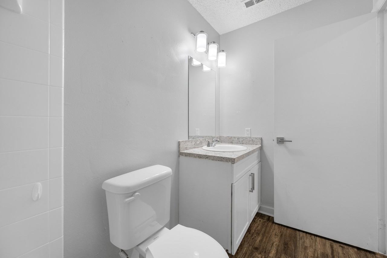 10723 Buckingham Ct - Photo 6 of 11
