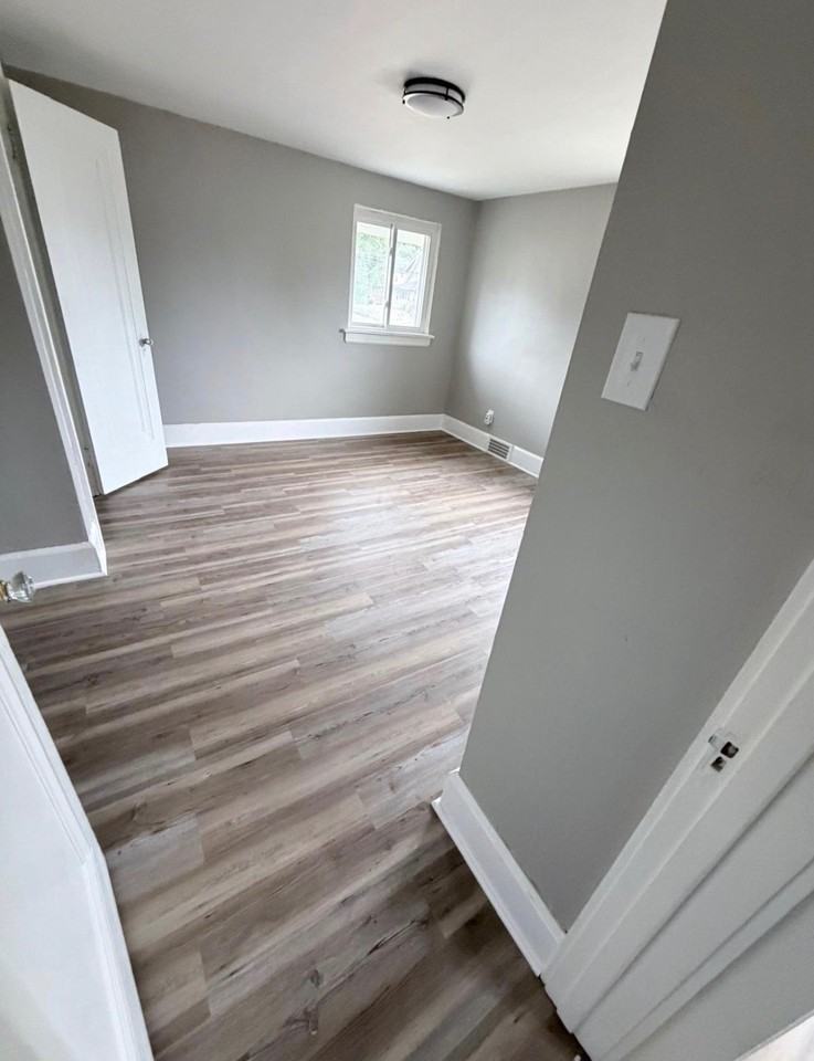 1376 Diagonal Rd - Photo 6 of 8