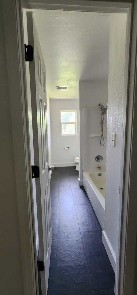 1312 Bennett Dr - Photo 2 of 9
