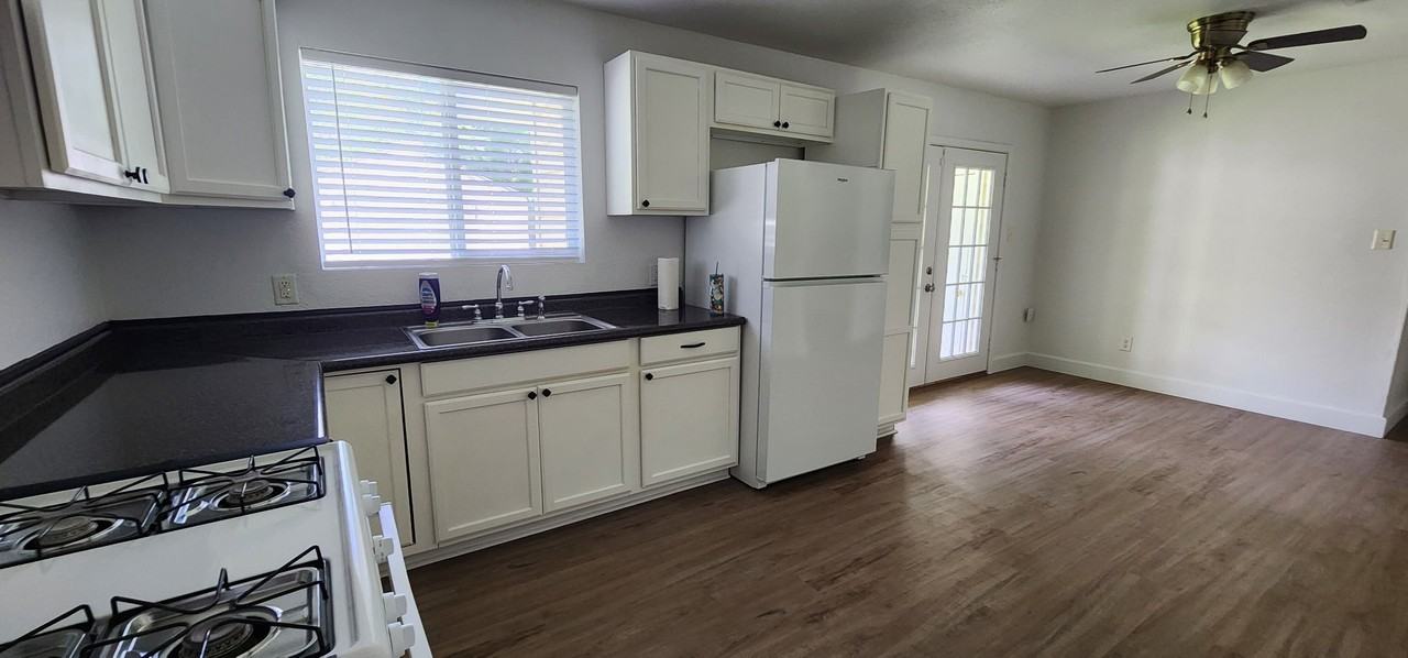 1312 Bennett Dr - Photo 7 of 9