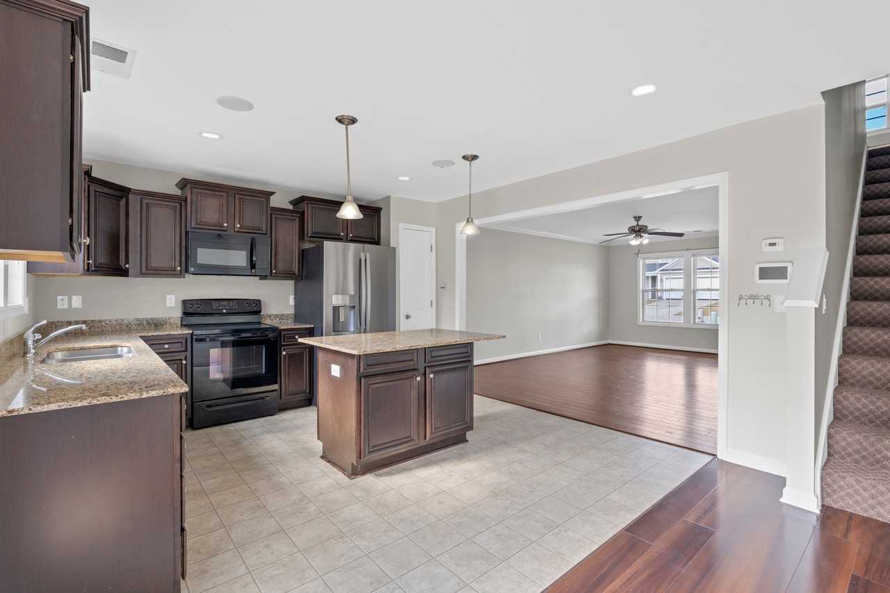 207 Flinchum Pl - Photo 4 of 19