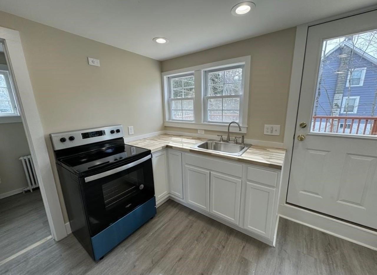 106 South St #A - Photo 2 of 10