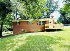 312 Hickory Ln - Photo 1 of 1
