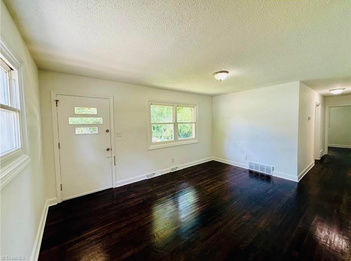312 Hickory Ln - Photo 2 of 10