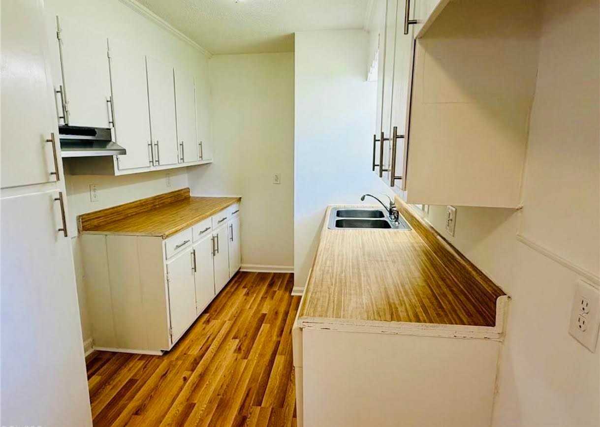 312 Hickory Ln - Photo 5 of 10