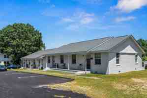 featured image of 208 Watson St