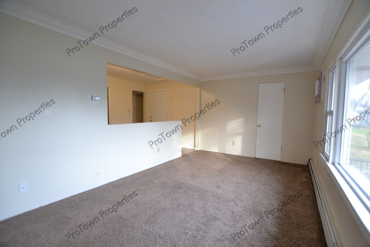 402 Siegmund Street #4 - Photo 2 of 7
