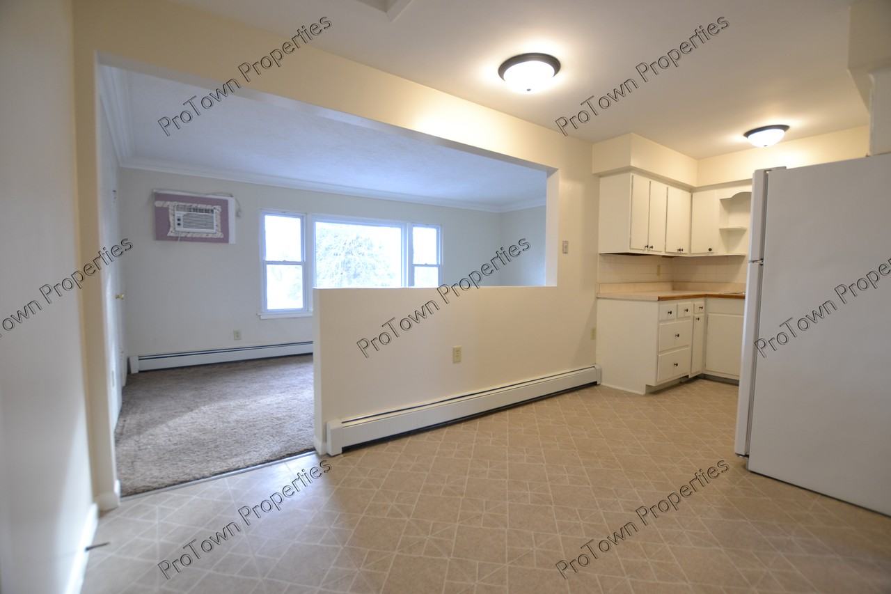 402 Siegmund Street #4 - Photo 4 of 7