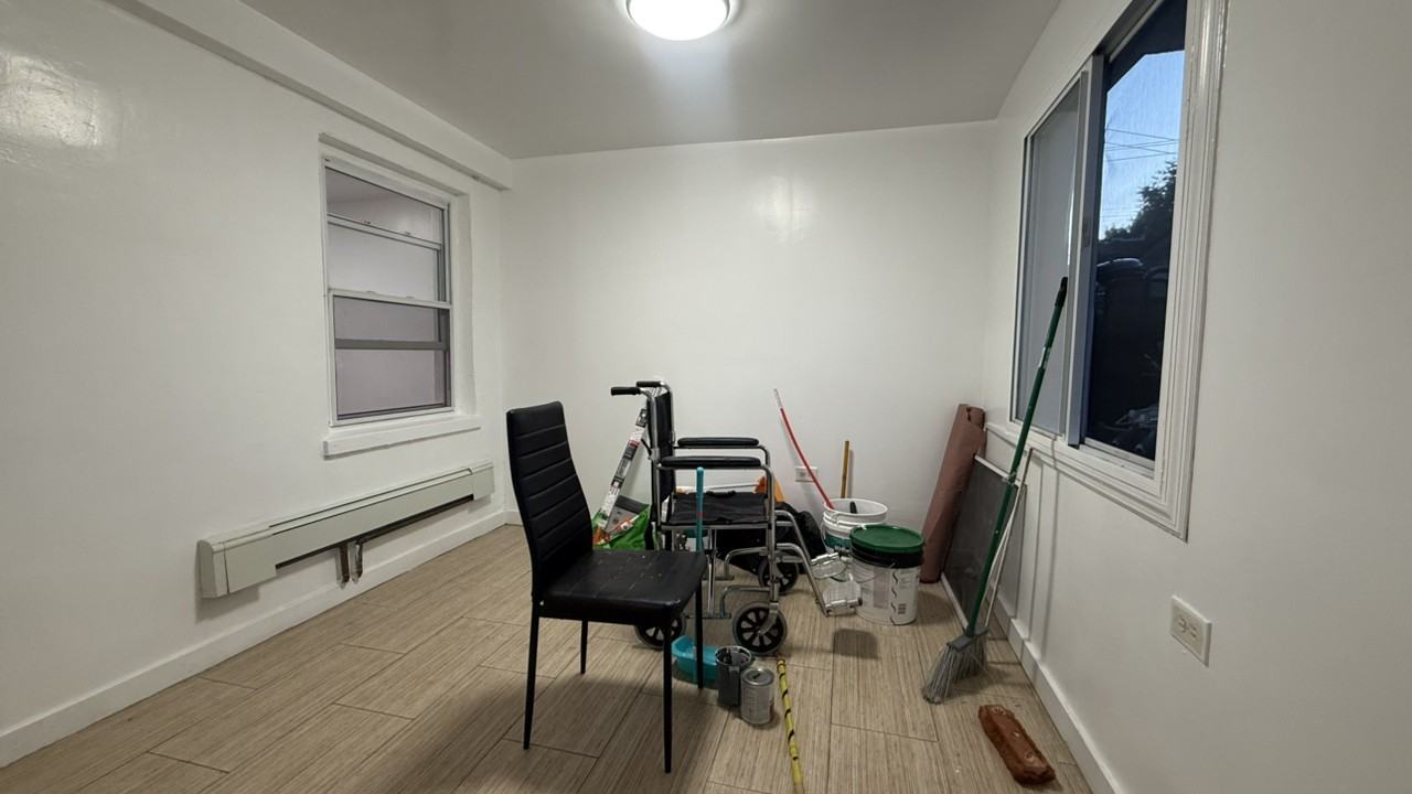 E 160th St - Photo 6 of 9