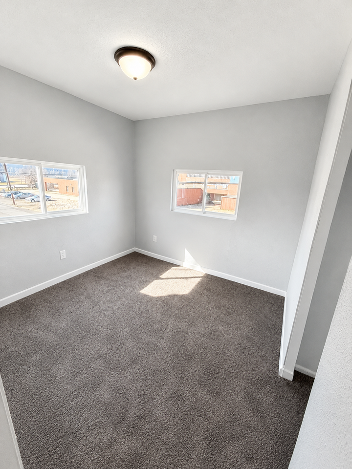 569 4th Avenue - Photo 7 of 10