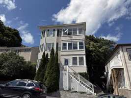 featured image of 20 Creston St #1