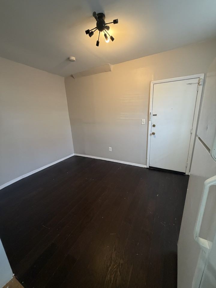 91 E 25th St #8 - Photo 4 of 7