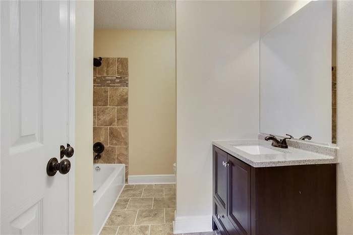 2713 Chinkapin Ct #NA - Photo 4 of 14