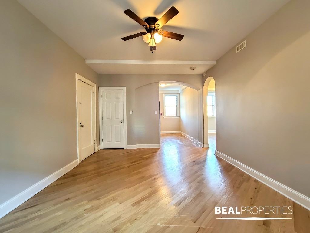 896 Green Bay Rd #6 - Photo 3 of 12